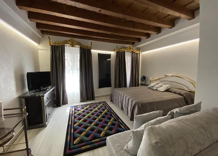 LN HOMES VENICE - San Marco Canal View