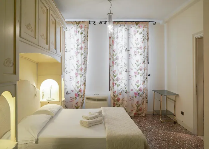 Melusina Rialto Venice Center